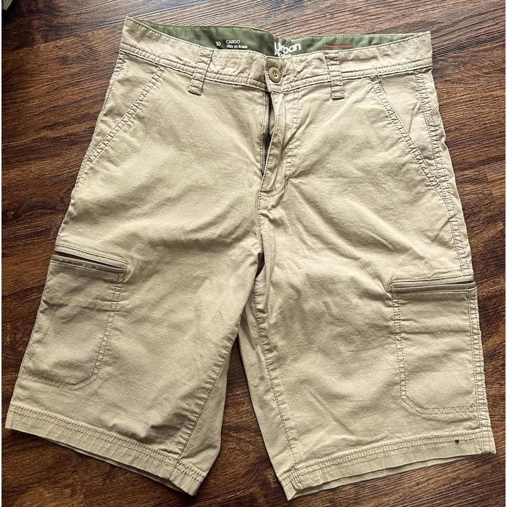 Mens cargo/flat front shorts, Urban pipeline size 30 waist